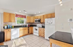 621-A WOLFE ST, FREDERICKSBURG, VA 22401