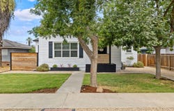 224 E 10th Street, Hanford, CA 93230
