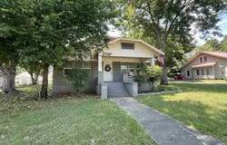 703 N Oak, Morrilton, AR 72110