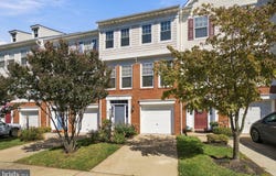8112 RAINWATER Circle, MANASSAS, VA 20111
