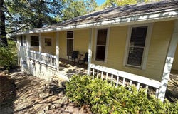 44 Ridgeway Avenue, Eureka Springs, AR 72632