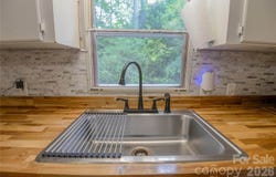 7 Warblers Nest, Swannanoa, NC 28778