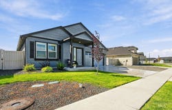4939 E Patchwork Dr, Nampa, ID 83686