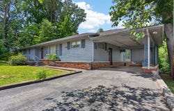 120 Pineview Dr, Albany, KY 42602