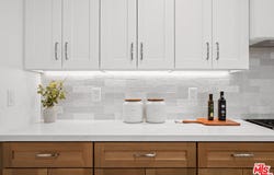11115 Acama St, Studio City, CA 91602
