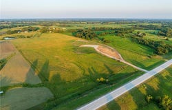 5292 N 13 Highway, Hamilton, MO 64644