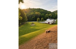1648 Powley Creek Rd., HINTON, WV 25951