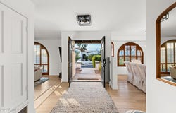 1015 E COUNTRY GABLES Drive, Phoenix, AZ 85022