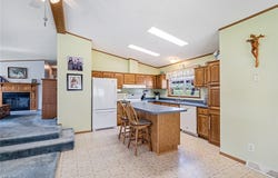 17300 Leffingwell Road, Berlin Center, OH 44401