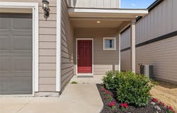 201 Katie Elder Dr, Jarrell, TX 76537