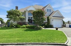 11 Angelica Court, West Babylon, NY 11704