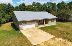 40 Glenn W Dr, Purvis, MS 39475