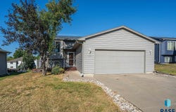 105 S Foss Ave, Sioux Falls, SD 57110