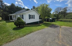 308 Kenbrook Dr, Galax, VA 24333