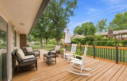 925 E Wedgewood Dr, Derby, KS 67037-1945