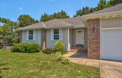 208 Spruce Avenue, Clever, MO 65631