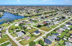636 NE 8th Ter lot: 68, CAPE CORAL, FL 33909