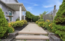 201 Moosic Road, Old Forge, PA 18518