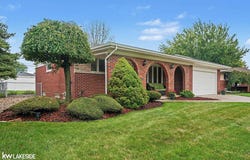 13482 Perry Circle, Warren, MI 48088
