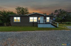 1500 Wattsville Road, Luling, TX 78648