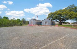 302 E South, Overton, TX 75684