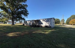 324 S Main Street, St Elmo, IL 62458