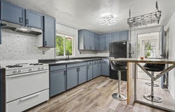 210 N 16th Street N, Springfield, MI 49037