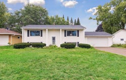 1616 Sandhurst Avenue E, Maplewood, MN 55109