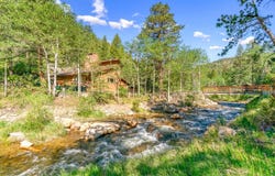 21692 S Saint Vrain Dr, Lyons, CO 80540