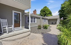 6 Brynmawr Dr, East Longmeadow, MA 01028
