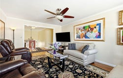 121 Drake Court, West Islip, NY 11795