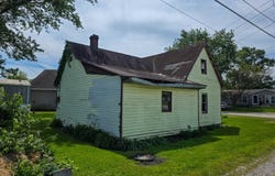 39 NW 4TH Street, Linton, IN 47441