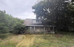 529 E Oak Street, Brownstown, IL 62418