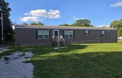 812 W 3rd Ave, Oneida, TN 37841