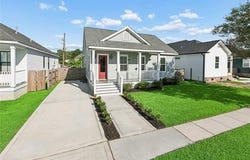 133 SEAL Drive, Arabi, LA 70032