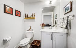 7300 E EARLL Drive, Scottsdale, AZ 85251