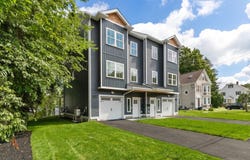 65 Dunstable Rd, Chelmsford, MA 01863