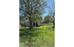 206 Cedar N, Calvert, TX 77837