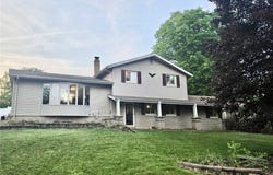 520 Brookpark Drive, Cuyahoga Falls, OH 44223