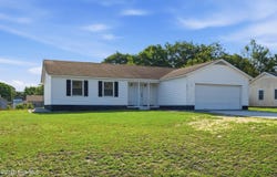 519 Sand Ridge Road, Hubert, NC 28539