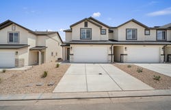 2279 S Wolverine Way, Washington, UT 84780