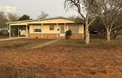 504 N Cedar, Pearsall, TX 78061