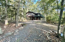 123 Saddle Brook Lane, Hawley, PA 18428