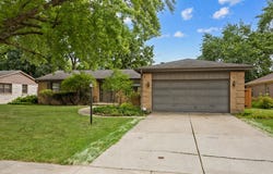 1441 Maple Lane, Elgin, IL 60123