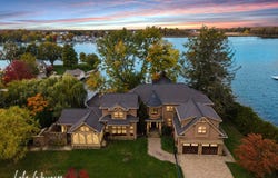 11751 N Black Point Road, Syracuse, IN 46567-7235