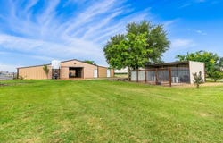 8085 Jackson Road, Krum, TX 76249