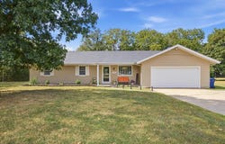 6487 N Marilyn Avenue, Springfield, MO 65803