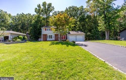 14 WOODMERE Road, NORTH BRUNSWICK, NJ 08902