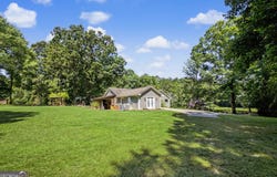121 Peacock Road, Barnesville, GA 30204
