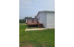 40 Huckleberry Ln, Three Oaks, MI 49128